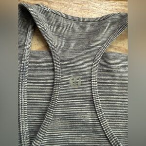 Lululemon tank top size 6